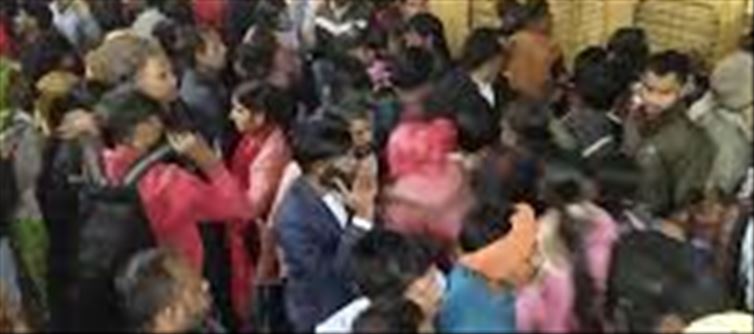 Security increased at Prayagraj Junction after New Delhi accident!