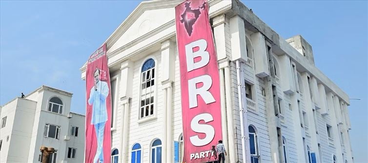 Several ex-servicemen join Telangana BRS in Maharashtra