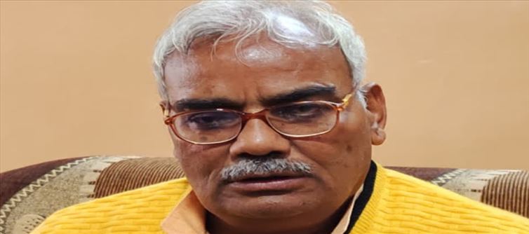 Shitra Minister Madan Dilawar had food among the poor family...