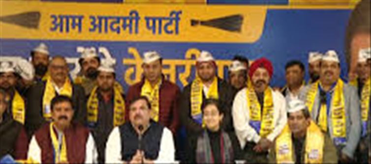 Social worker Mahavir Basoya joined AAP with his supporters?