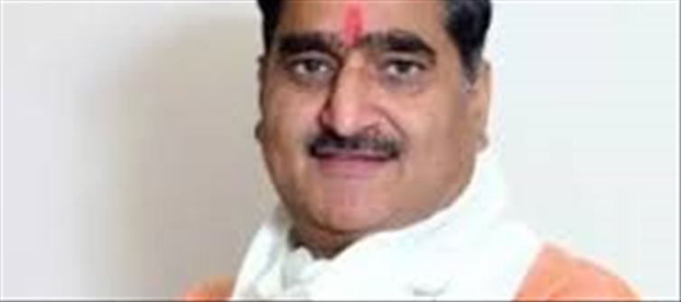 SP leader furious over BJP MP Satish Gautam's statement!
