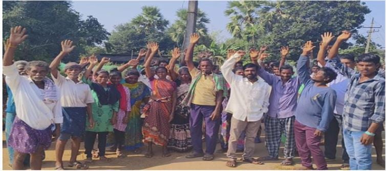 హైదరాబాద్ : పోలింగ్ బహిష్కరించిన కారణం తెలుసా ?