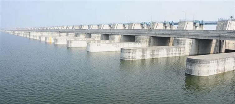 Telangana Hyderabad - Loud sound heard near Lakshmi Barrage and Pillar Sinks a Bit