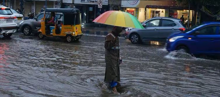 Telangana Rains - Sirpur (T) mandal remains disconnected from three sides