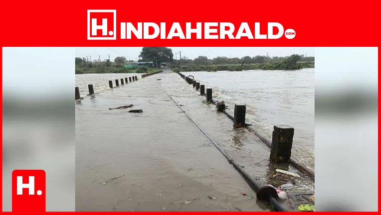 Telangana Rains - Streams, tanks overflow in erstwhile Kham