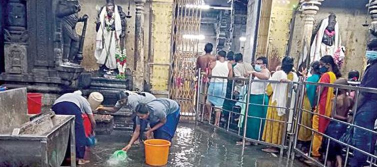 Temples Flooded with Rain Waters are being Cleaned and Drained!