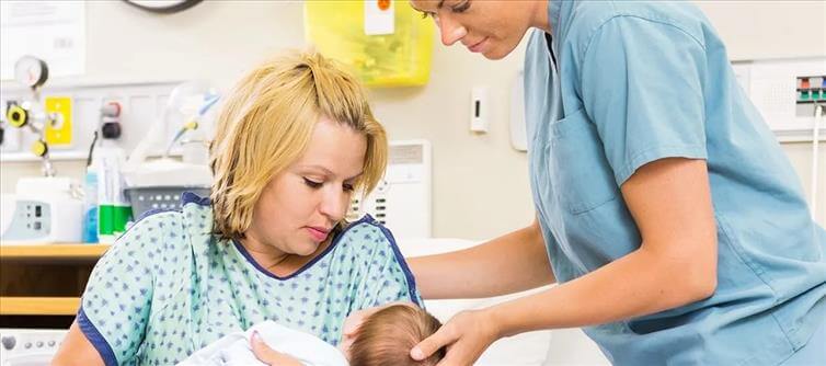 The nurse who gave birth to herself at home
