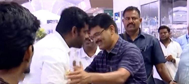 The teacher who hesitated and put his hand on his shoulder..!
