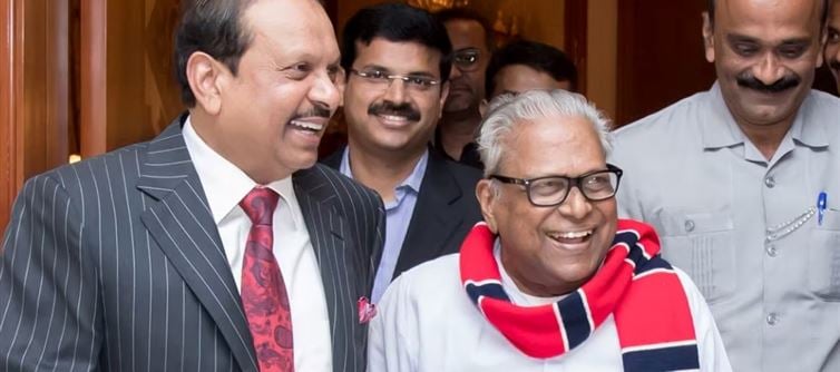 അദ്ദേഹം എന്നെ വിശേഷിപ്പിച്ചത് സത്യസന്ധനായ കച്ചവടക്കാരൻ; വിഎസിന്റെ ഓർമ്മയിൽ യൂസഫ് അലി!