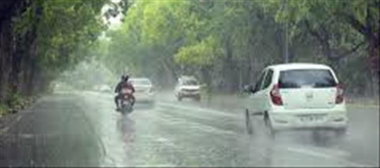 Weather Today: Drizzle with strong winds in Delhi NCR, relief from scorching heat