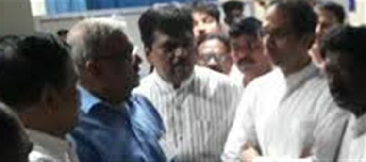 Will there be a stampede in Uddhav Thackeray's party?