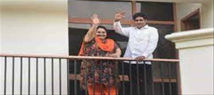 Deepa imitates Jayalalithaa in Deepa's Poes Garden...!?