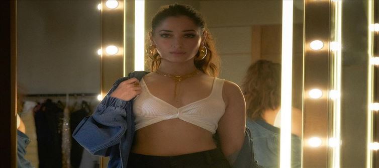 Tamannaah and Vijay's Romantic Scenes in Adult Web Series.!