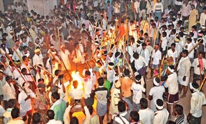 సైరా..కర్రల సమరానికి