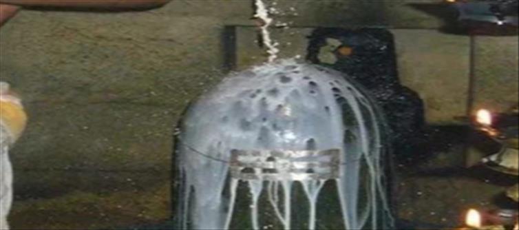 శివరాత్రి: పూజలో ఈ వస్తువులతో ప్రార్థిస్తే..కష్టాలు తొలగిపోతాయి..!