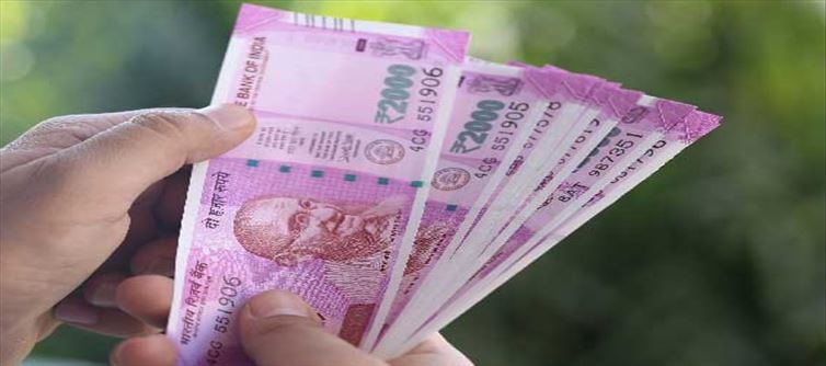 ఇంట్లో డబ్బు నిలవాలంటే.. ఈ తప్పులు చేయకండి..!