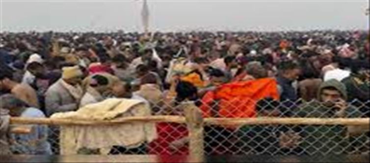 Whose mistake caused the stampede on Mauni Amavasya?