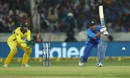 #INDvAUS - Dhoni finishes off in style as India goes 1-0 up in Hyderabad