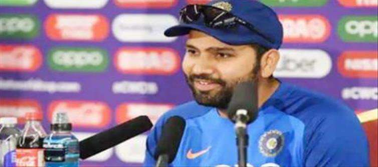 বিরাটকে কাঁধে তুলে নিয়েছিলেন রোহিত