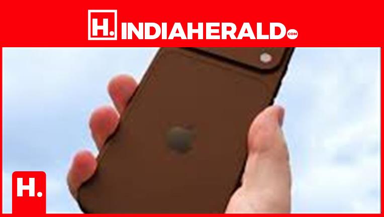 iPhone 18 Pro Max: Apple's Next Frontier in AI and Photography, Despite Familiar Design