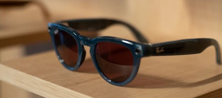 Meta’s Smart Glasses Outperform Traditional Ray-Bans