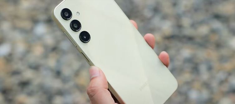 Samsung is possibly to launch 4 inexpensive smartphones