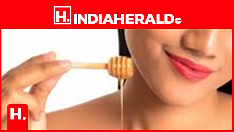 5 Home Remedies To Get Rid Of Dark Lips Naturally