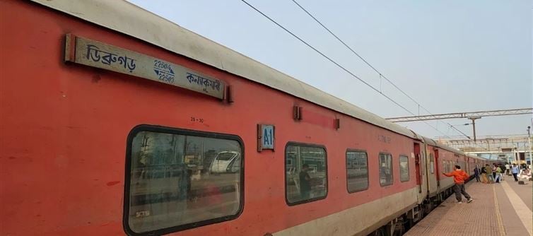 నాలుగు రోజులు నాన్‌స్టాప్! భారత్‌లోనే అత్యంత పొడవైన ప్రయాణం చేసే ట్రైన్ స్టోరీ ఇదే ....!