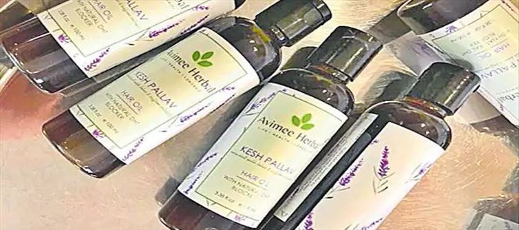 అందరికి ఆదర్శంగా నిలిచిన వృద్ధ దంపతులు..