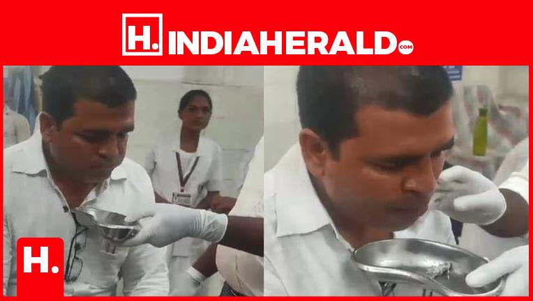 VIDEO - Caught Red Handed while getting Bribe - Officer swa