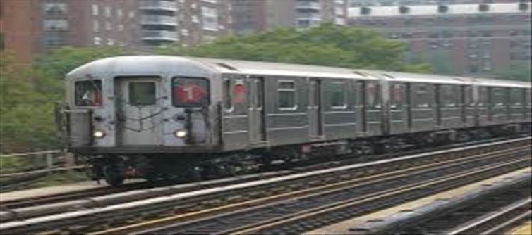 Video: In a real train, a child is playing Subway Surfer...