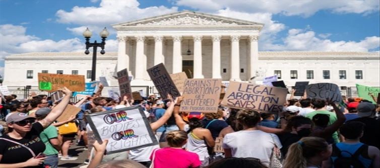 Protection for Abortion Clinic Goers..! Google Deletes Location History!